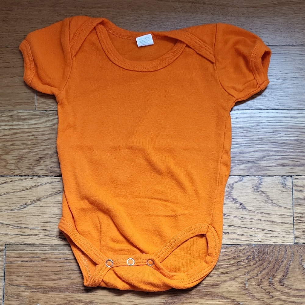 4/$20💜Gender Neutral Onesie